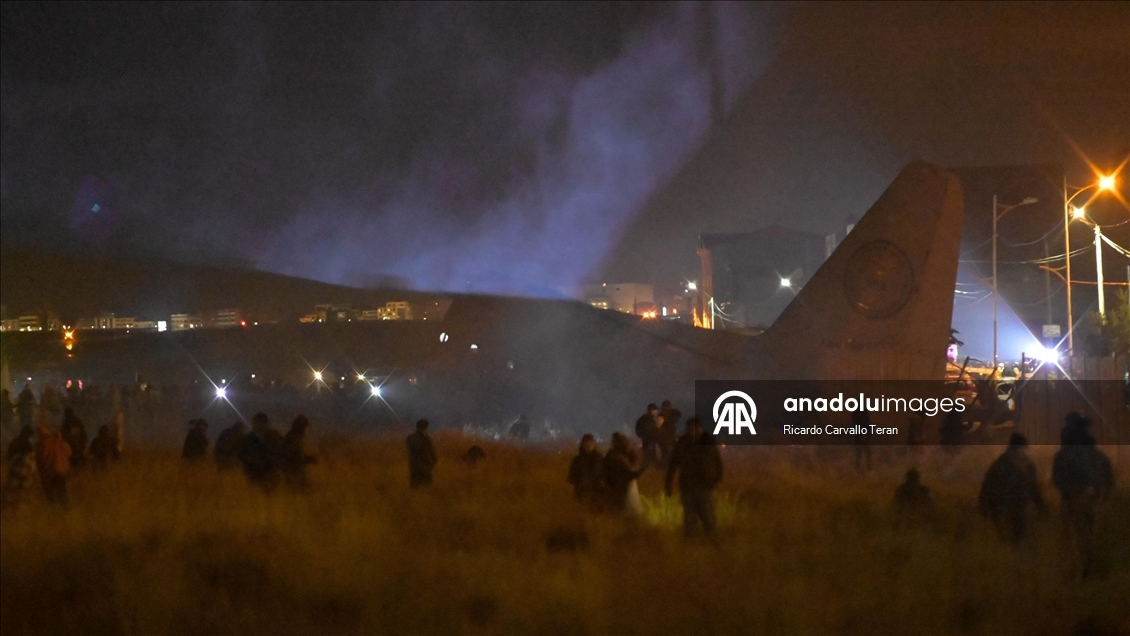 Bolivya'da para taşıyan askeri uçak düştü