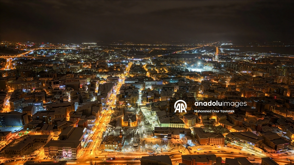 Karla kaplanan Erzurum havadan görüntülendi