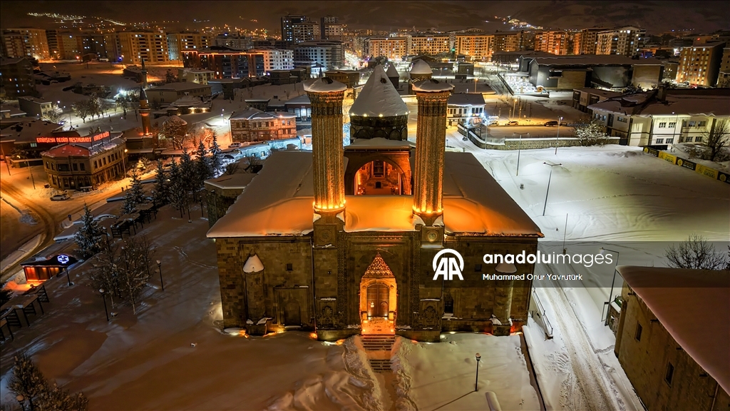 Karla kaplanan Erzurum havadan görüntülendi