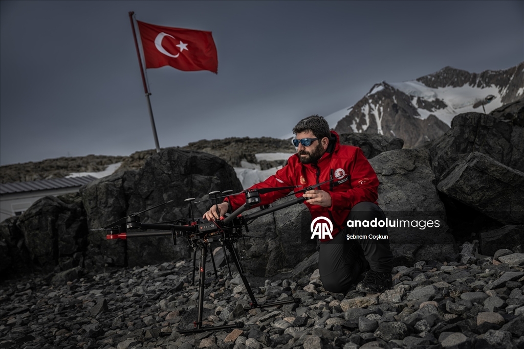 Antarktika'da 10. yıl: Türk bilim insanları gezegenin geleceği için çözüm arayışını sürdürüyor