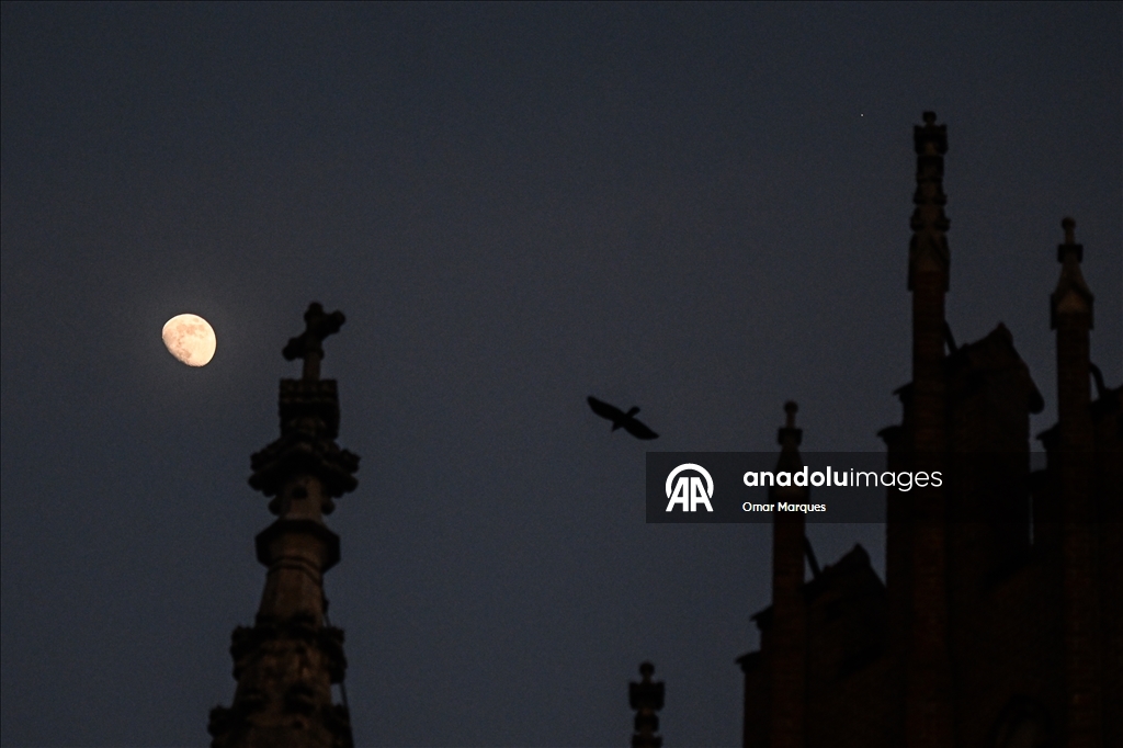 Krakow semalarında Ay ve Jüpiter yan yana görüntülendi