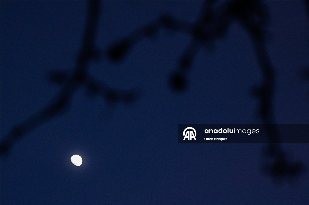 Krakow semalarında Ay ve Jüpiter yan yana görüntülendi