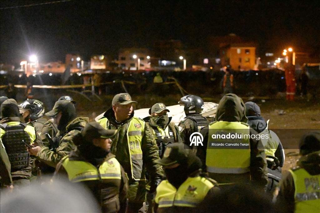 Bolivya'da para taşıyan askeri uçak düştü