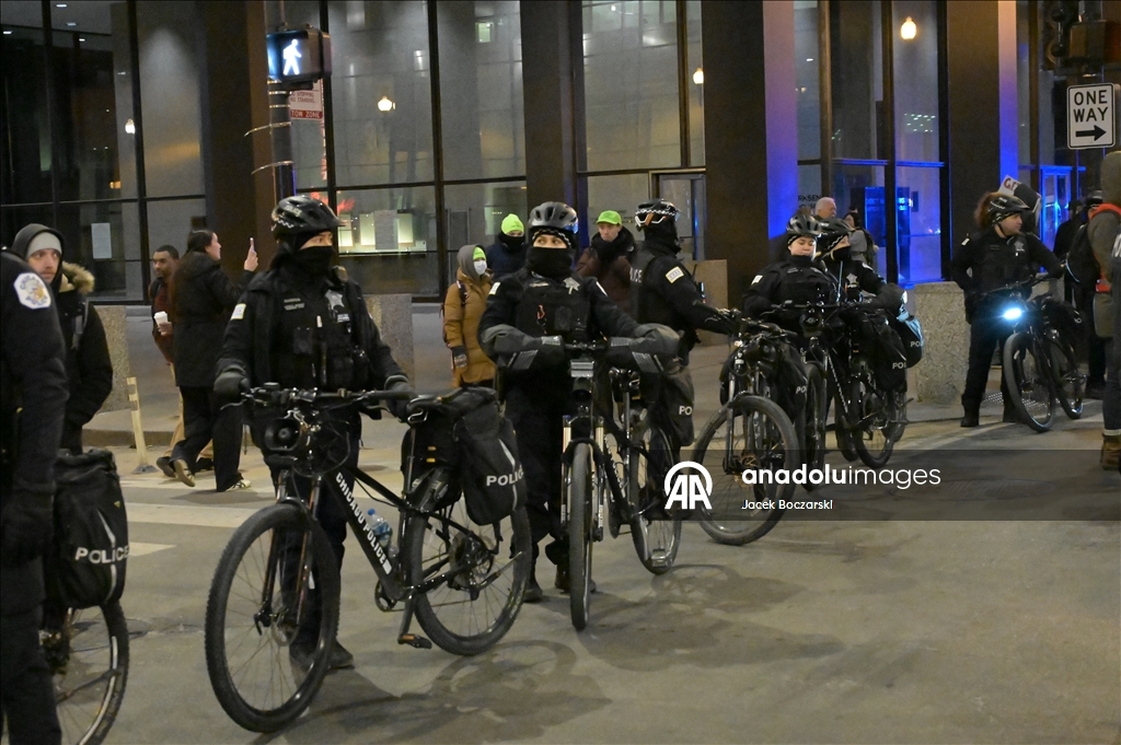 ABD ve İsrail’in İran'a yönelik ortak askeri operasyonuna karşı Chicago’da gösteri