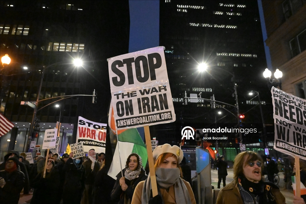 ABD ve İsrail’in İran'a yönelik ortak askeri operasyonuna karşı Chicago’da gösteri