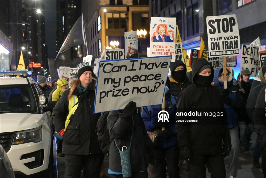 ABD ve İsrail’in İran'a yönelik ortak askeri operasyonuna karşı Chicago’da gösteri