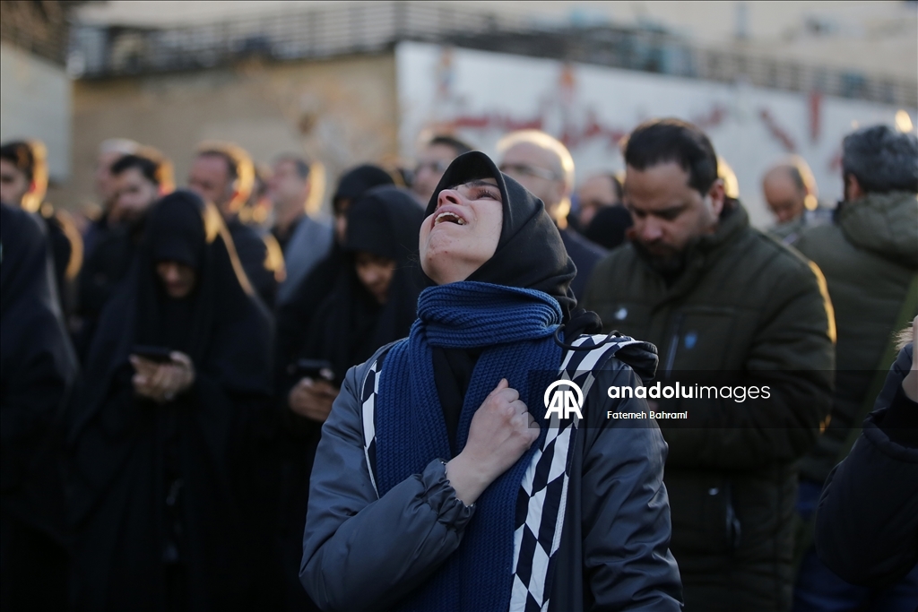 В Иране проходят массовые демонстрации после гибели Хаменеи