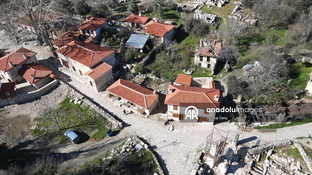 "Gladyatörler kenti"nin restore edilen dükkanlarında unutulmaya yüz tutmuş meslekler yaşatılacak