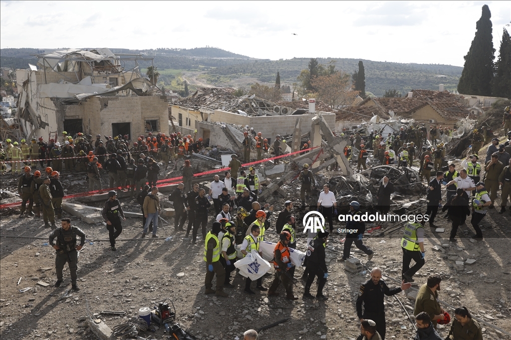  İran'ın İsrail'e düzenlediği füze saldırısında 8 kişi öldü