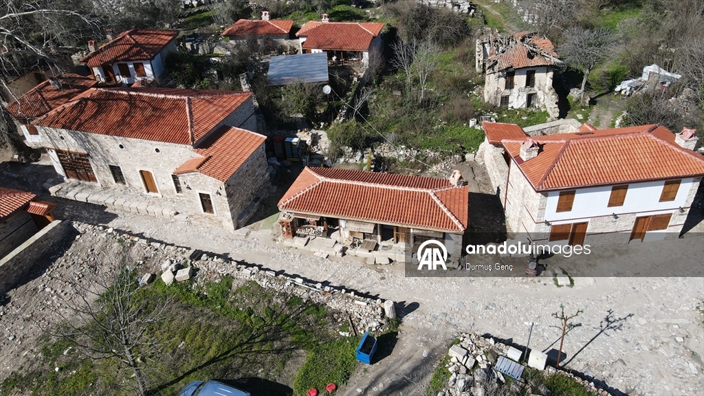 "Gladyatörler kenti"nin restore edilen dükkanlarında unutulmaya yüz tutmuş meslekler yaşatılacak