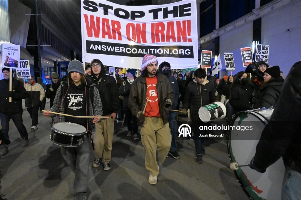 ABD ve İsrail’in İran'a yönelik ortak askeri operasyonuna karşı Chicago’da gösteri