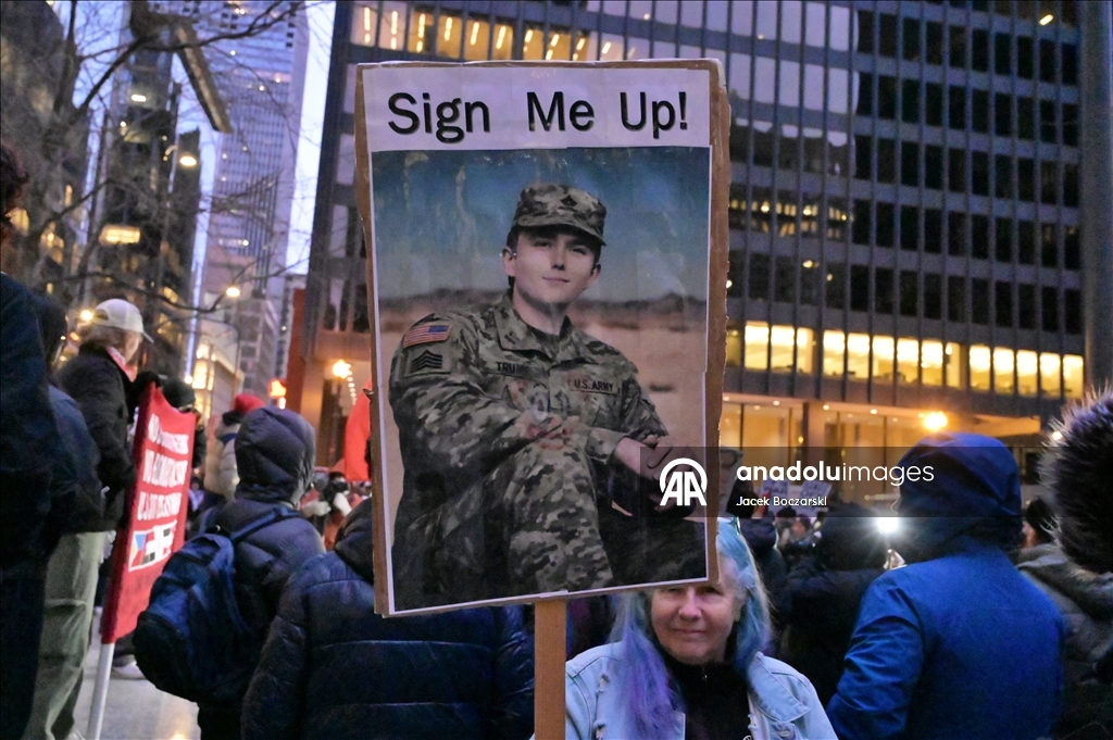 ABD ve İsrail’in İran'a yönelik ortak askeri operasyonuna karşı Chicago’da gösteri