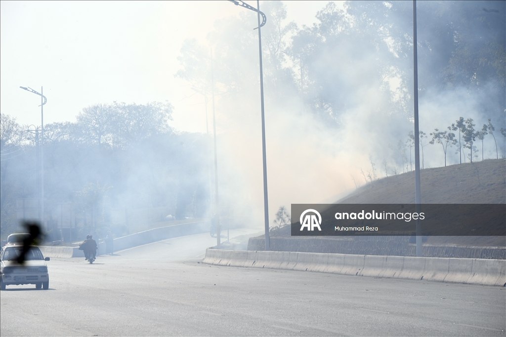 Pakistan'da düzenlenen ABD karşıtı gösteriye güvenlik güçleri müdahale etti