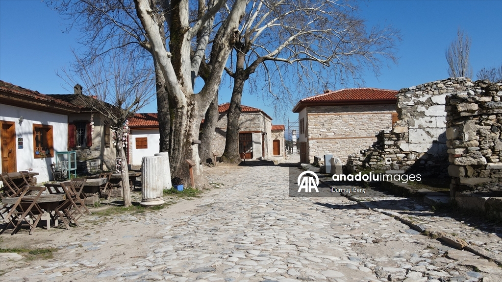 "Gladyatörler kenti"nin restore edilen dükkanlarında unutulmaya yüz tutmuş meslekler yaşatılacak