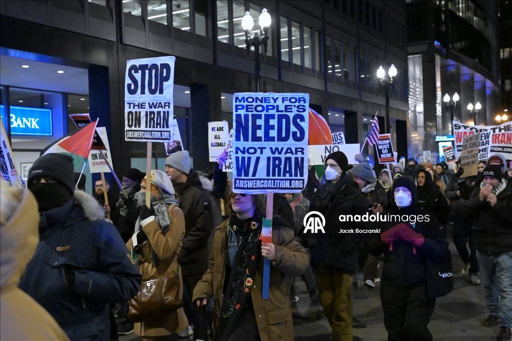 ABD ve İsrail’in İran'a yönelik ortak askeri operasyonuna karşı Chicago’da gösteri