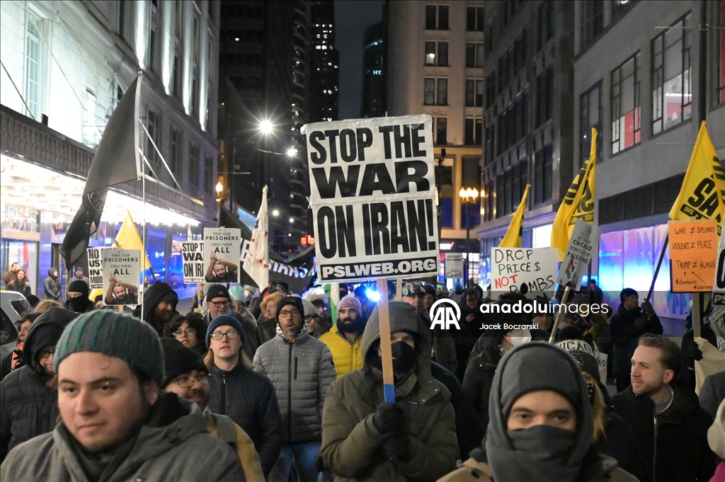 ABD ve İsrail’in İran'a yönelik ortak askeri operasyonuna karşı Chicago’da gösteri