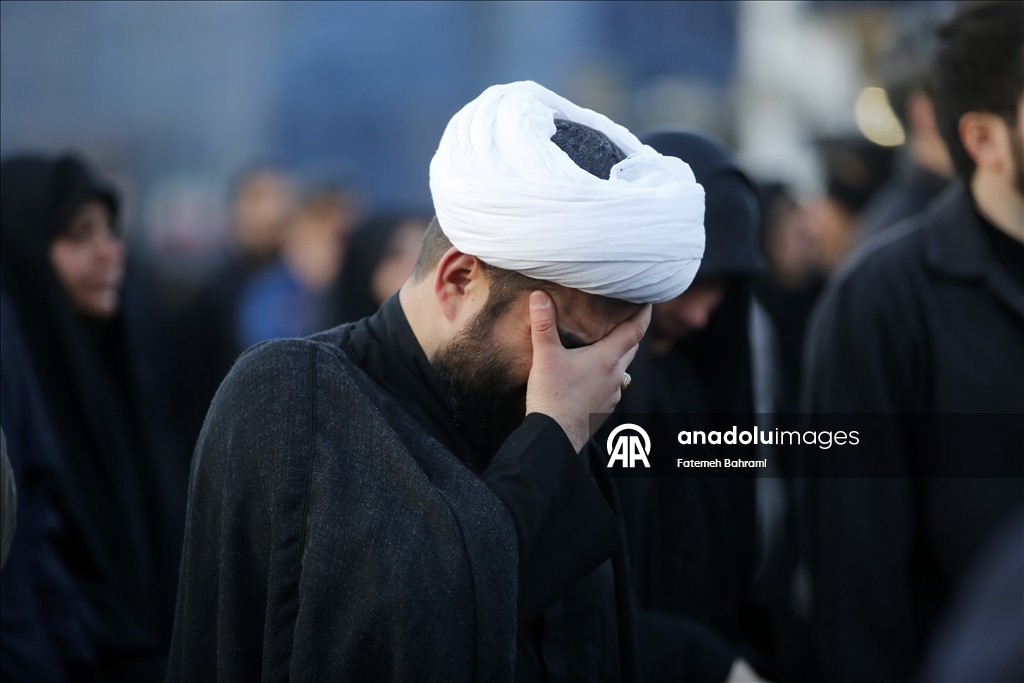 В Иране проходят массовые демонстрации после гибели Хаменеи