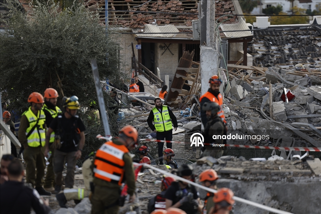  İran'ın İsrail'e düzenlediği füze saldırısında 8 kişi öldü