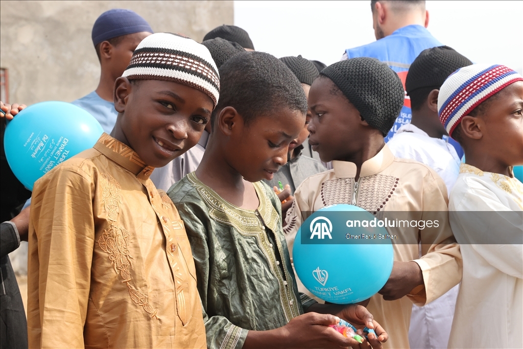 Турция оказала гумпомощь нуждающимся в Сьерра-Леоне по случаю Рамазана