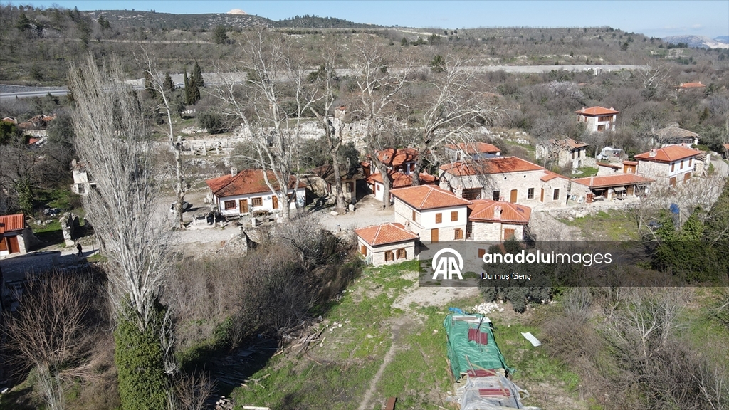 "Gladyatörler kenti"nin restore edilen dükkanlarında unutulmaya yüz tutmuş meslekler yaşatılacak