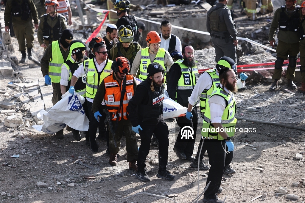  İran'ın İsrail'e düzenlediği füze saldırısında 8 kişi öldü