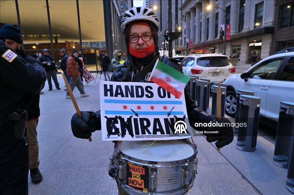 ABD ve İsrail’in İran'a yönelik ortak askeri operasyonuna karşı Chicago’da gösteri