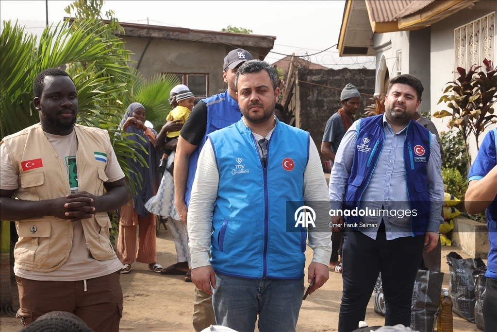 Турция оказала гумпомощь нуждающимся в Сьерра-Леоне по случаю Рамазана