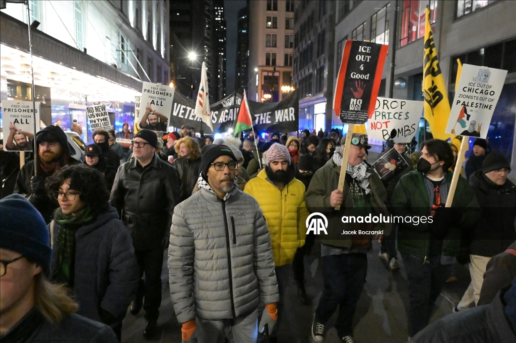 ABD ve İsrail’in İran'a yönelik ortak askeri operasyonuna karşı Chicago’da gösteri