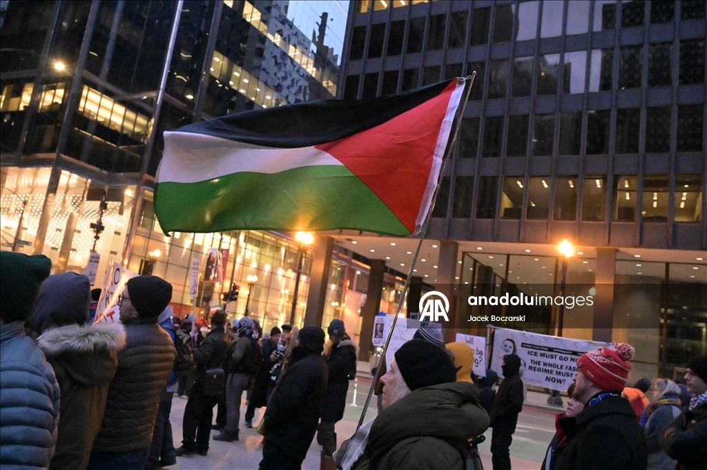 ABD ve İsrail’in İran'a yönelik ortak askeri operasyonuna karşı Chicago’da gösteri