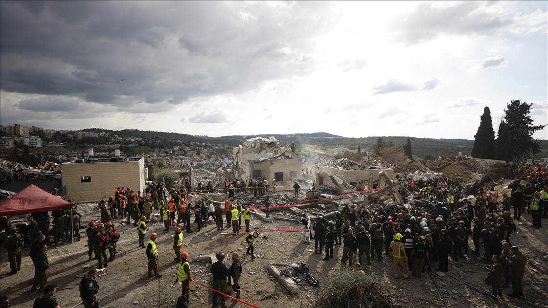 İran'ın İsrail'e düzenlediği füze saldırısında 8 kişi öldü
