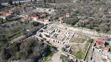 "Gladyatörler kenti"nin restore edilen dükkanlarında unutulmaya yüz tutmuş meslekler yaşatılacak