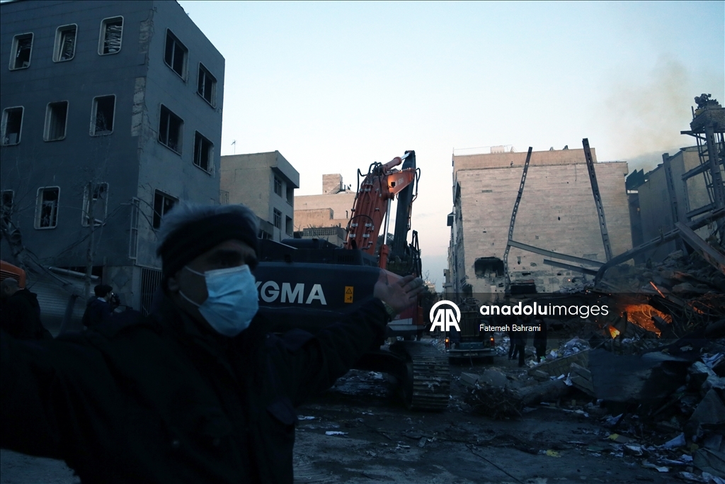 AA ekibi, ABD ve İsrail saldırısında hasar gören Tahran’daki binaları görüntüledi