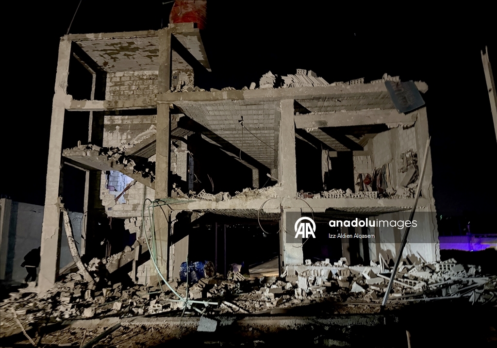 Три человека, включая двоих детей, ранены из-за падения обломков ракеты в Дамаске