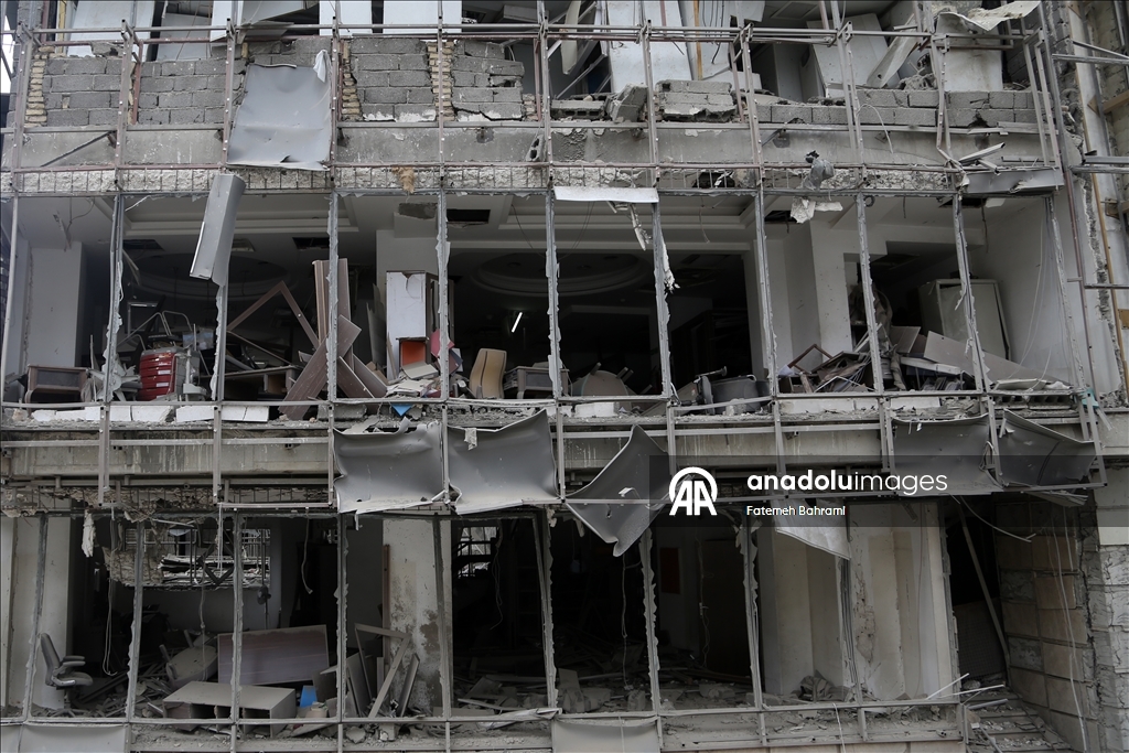 Tahran’ın kuzeyindeki Gandi Hastanesi ABD-İsrail saldırısında hasar gördü