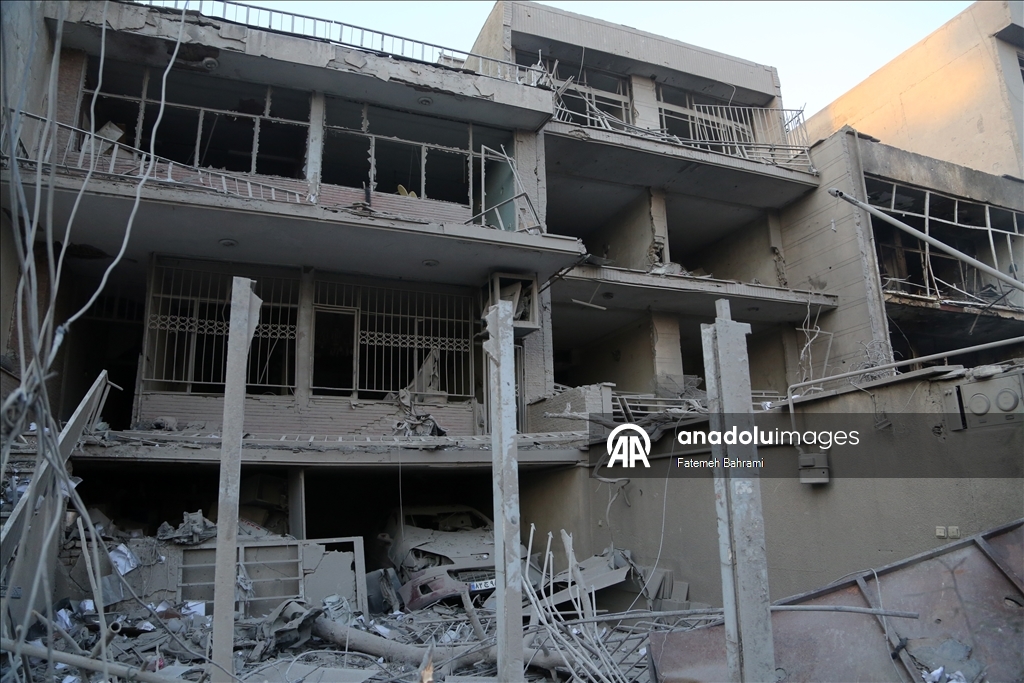 AA ekibi, ABD ve İsrail saldırısında hasar gören Tahran’daki binaları görüntüledi