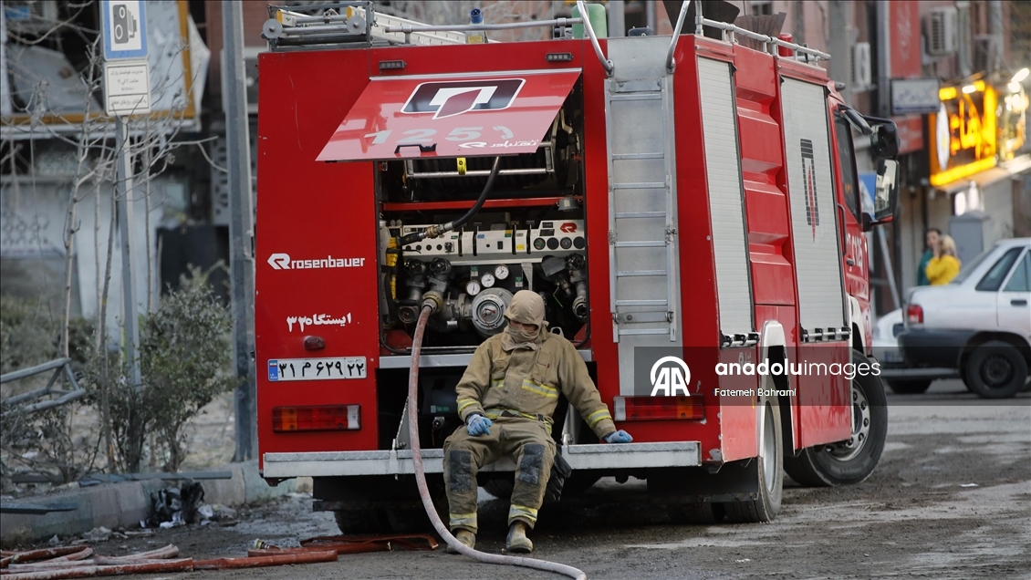 AA ekibi, ABD ve İsrail saldırısında hasar gören Tahran’daki binaları görüntüledi