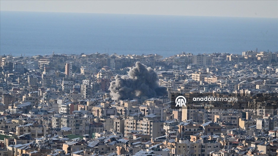  İsrail ordusu, Lübnan'ın başkenti Beyrut'a yoğun hava saldırıları düzenledi