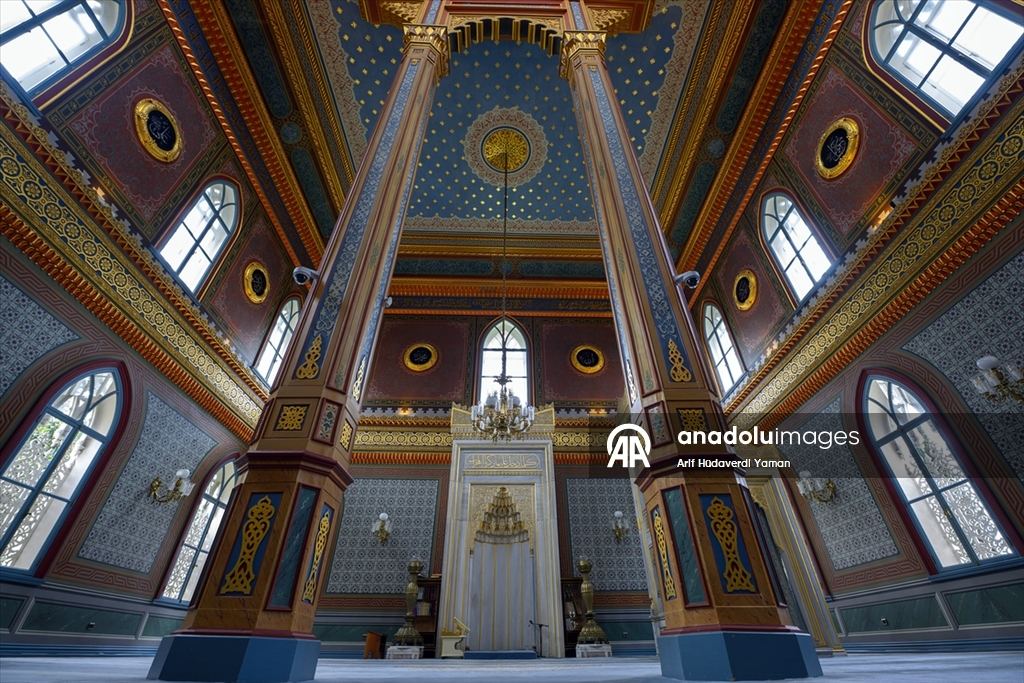2. Abdülhamid'in el izlerini taşıyan Yıldız Hamidiye Camisi