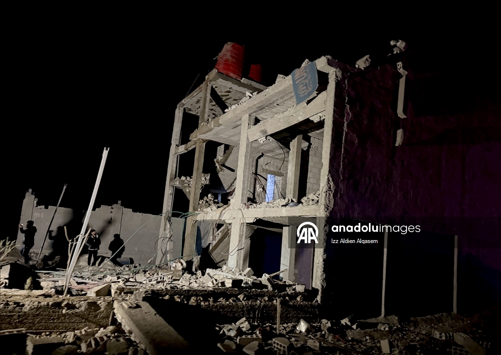 Три человека, включая двоих детей, ранены из-за падения обломков ракеты в Дамаске