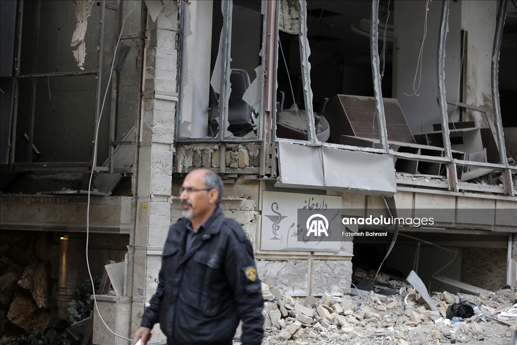 Tahran’ın kuzeyindeki Gandi Hastanesi ABD-İsrail saldırısında hasar gördü