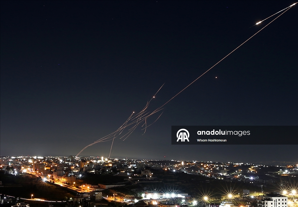 Запущенные из Ирана ракеты зафиксированы в небе над Западным берегом