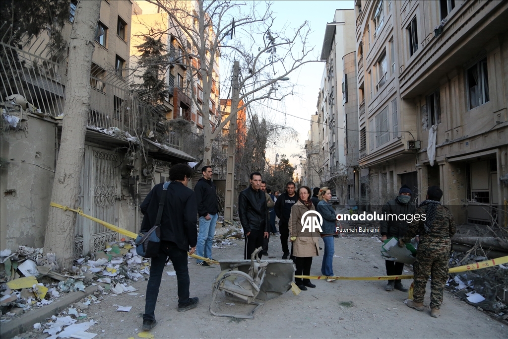 AA ekibi, ABD ve İsrail saldırısında hasar gören Tahran’daki binaları görüntüledi