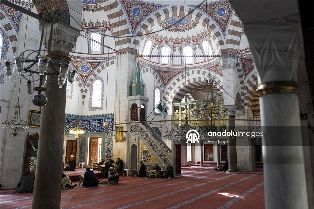 جامع "الوالدة العتيق".. لؤلؤة معمارية تزين الشطر الآسيوي بإسطنبول