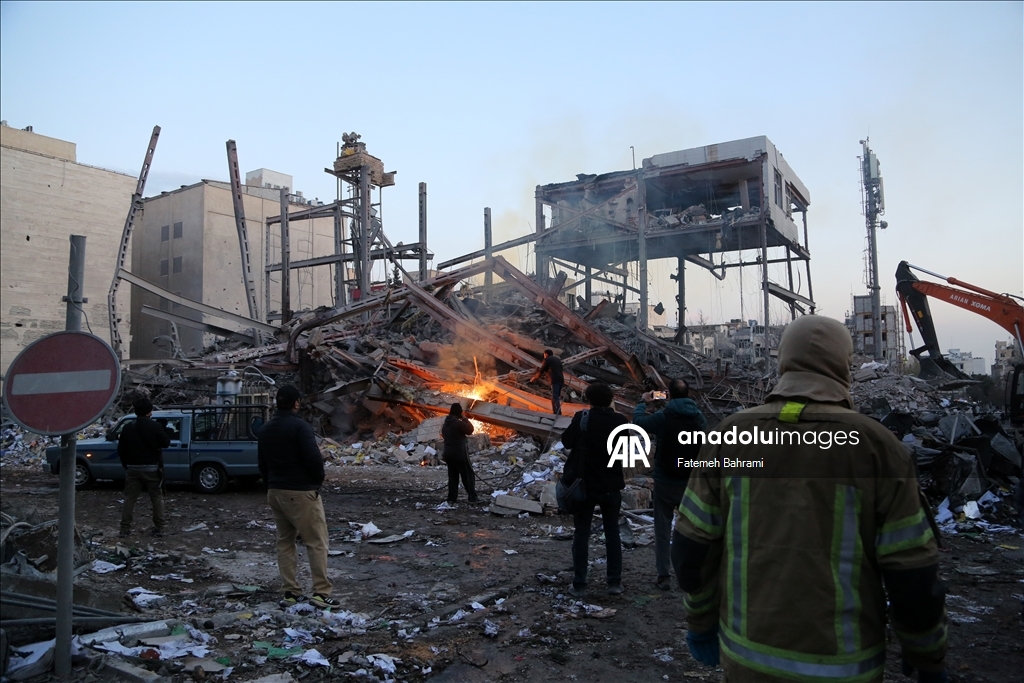 AA ekibi, ABD ve İsrail saldırısında hasar gören Tahran’daki binaları görüntüledi