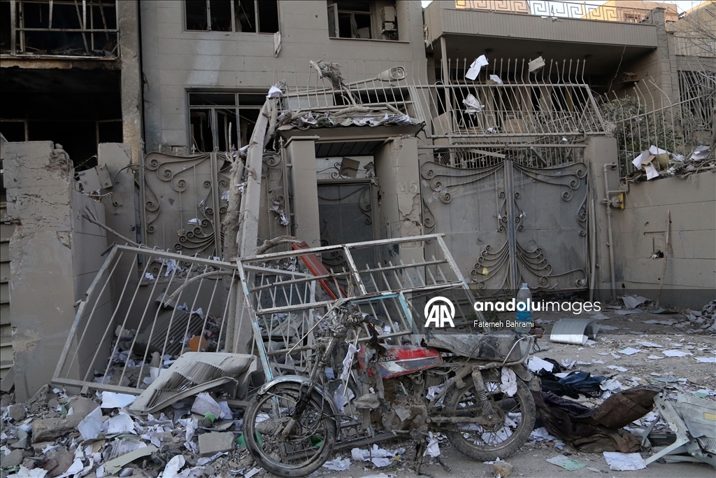 AA ekibi, ABD ve İsrail saldırısında hasar gören Tahran’daki binaları görüntüledi