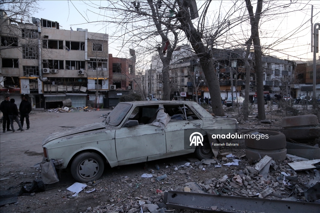 AA ekibi, ABD ve İsrail saldırısında hasar gören Tahran’daki binaları görüntüledi