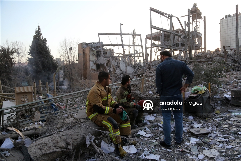 AA ekibi, ABD ve İsrail saldırısında hasar gören Tahran’daki binaları görüntüledi