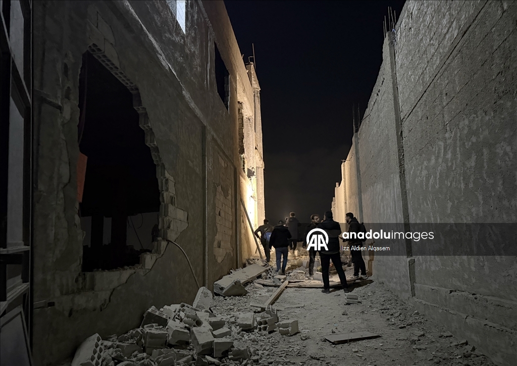 Три человека, включая двоих детей, ранены из-за падения обломков ракеты в Дамаске