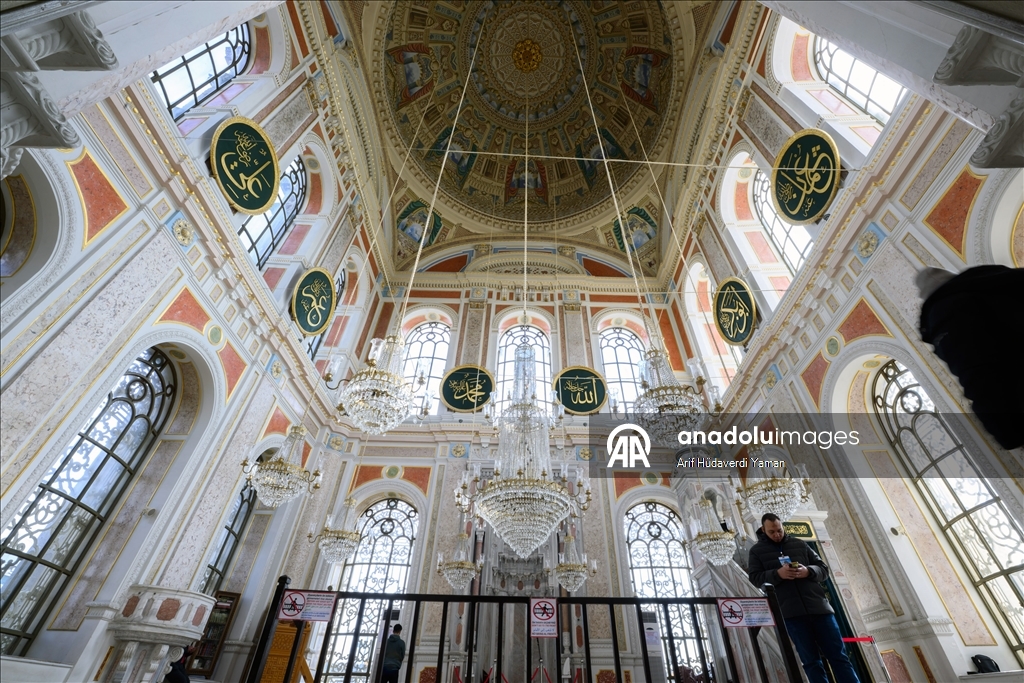 Выдающийся памятник османской архитектуры XIX века - Большая мечеть Меджидие