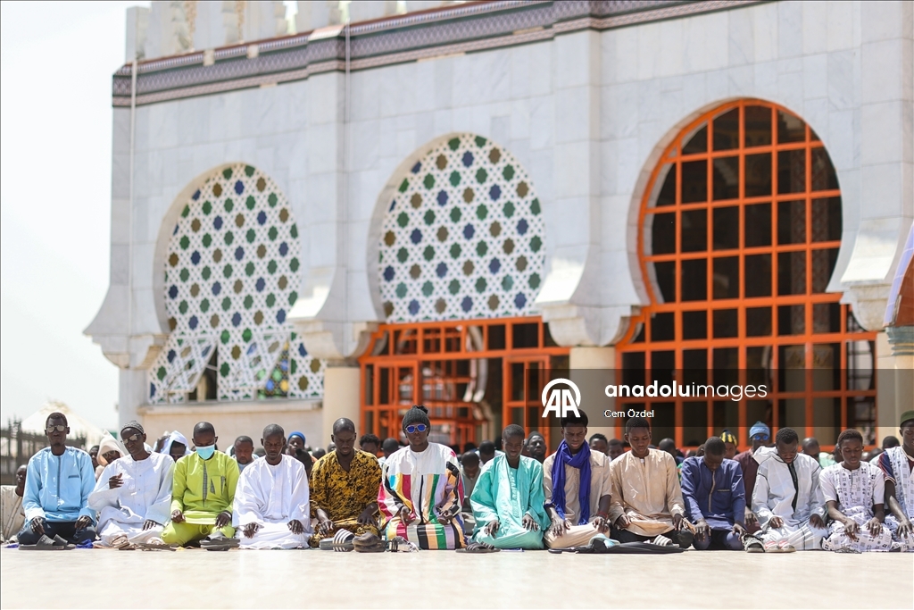 Senegal'de Müridi tarikatının kurucusu Şeyh Ahmedu Bamba'nın mirası: Touba Büyük Camisi